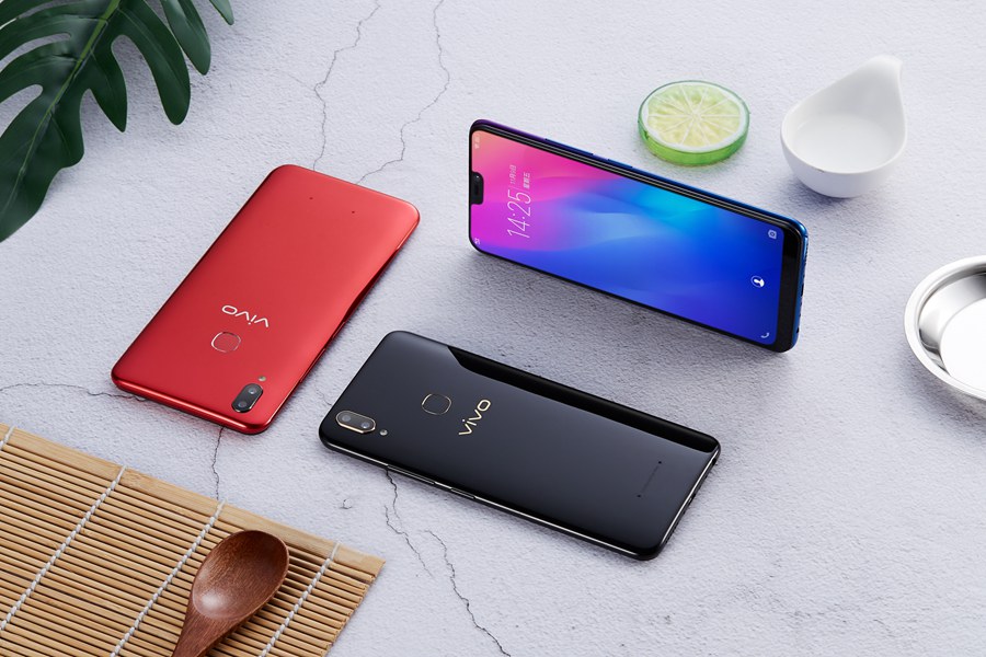 vivo z1青春版真機圖賞:千元機顏值派!