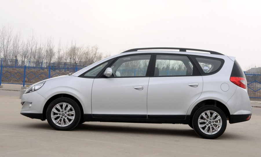 江淮汽车-瑞风m2,大气的外观是这一款车的亮点,外观大气,车子很高大