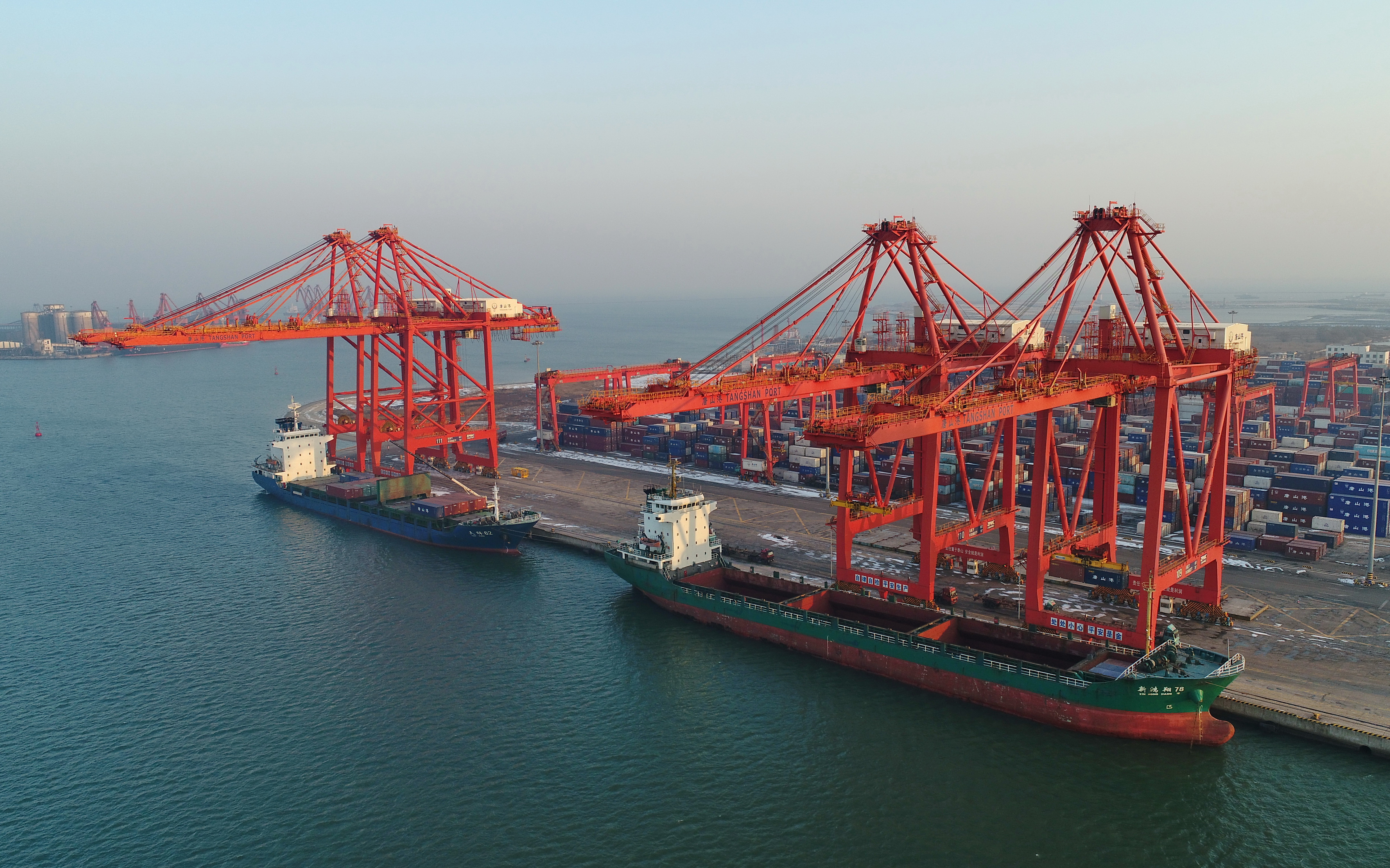 河北唐山港1至11月集装箱吞吐量同比增长21.56%(2)