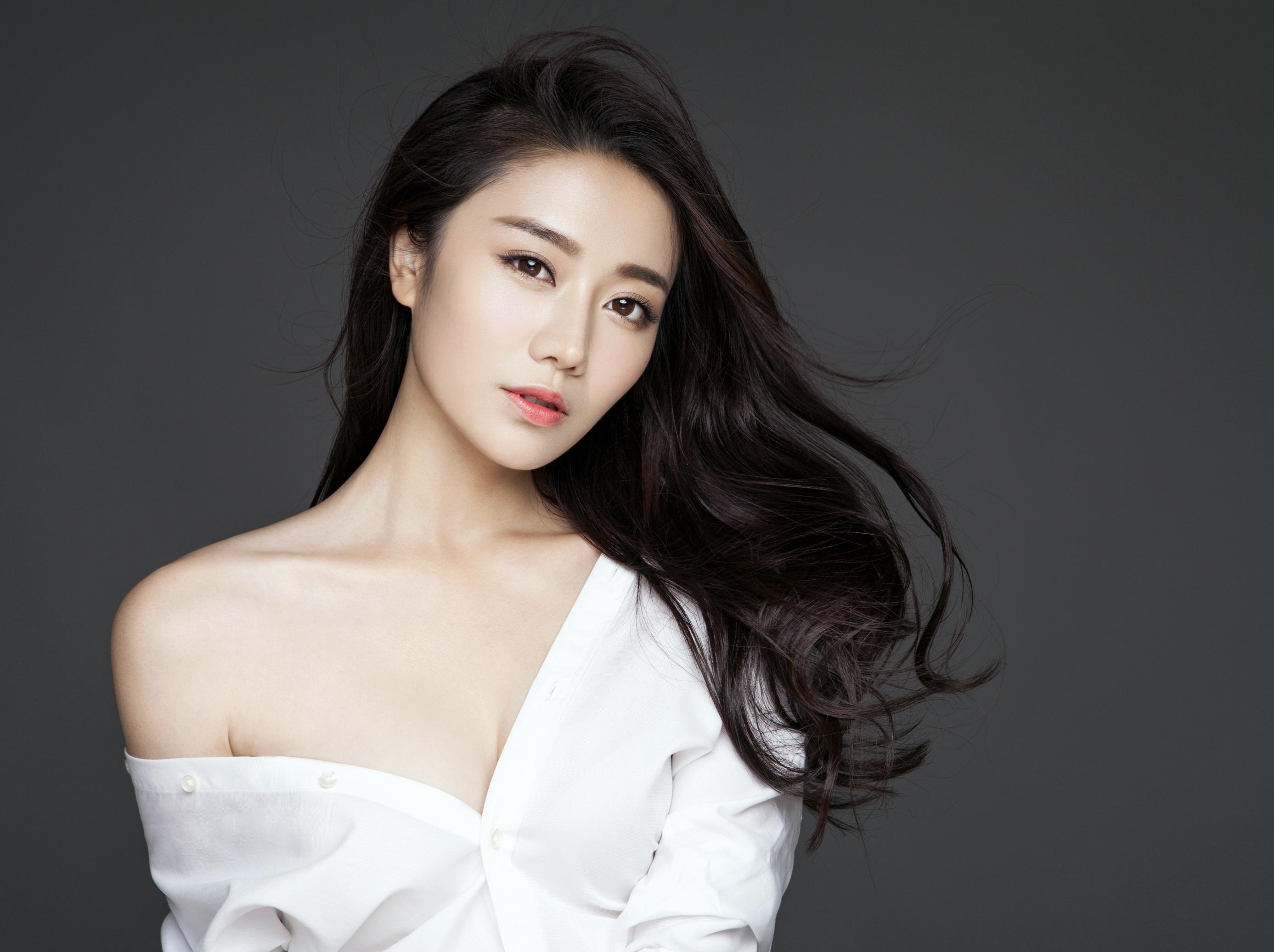 对于男人来说最"上瘾"的,不是年轻貌美的美女,而是这种女人!