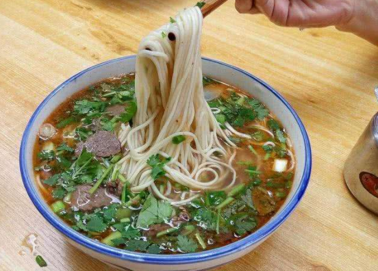 中国最"烂"的3碗面条,在骂声中成长,硬是把一手好牌打的稀烂