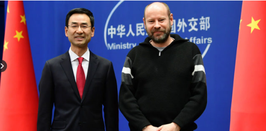 耿爽夸了这位路透社驻华记者:勤学好问,锲而不舍