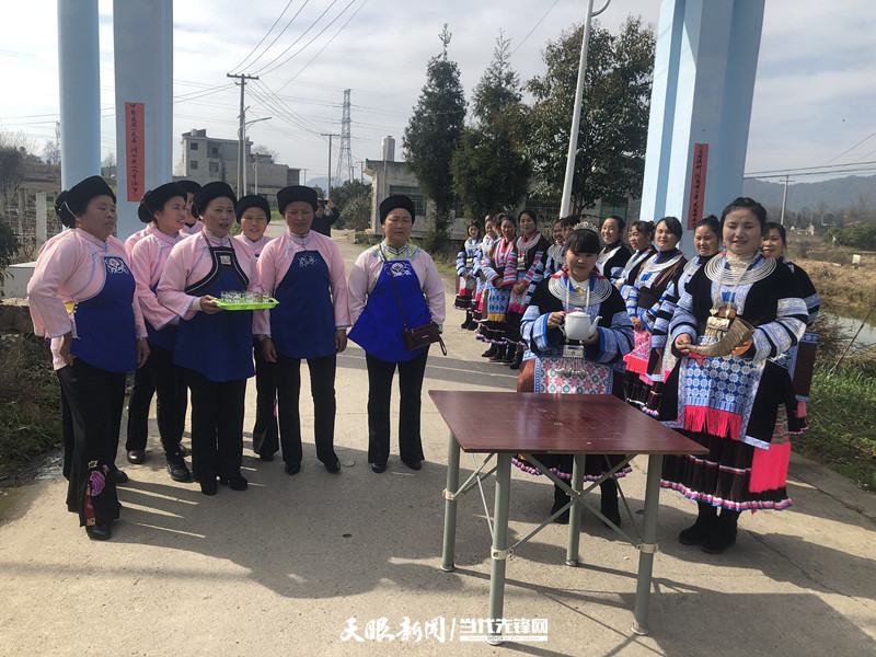 贵安新区湖潮乡平寨村"贵州省少数民族特色村寨"正式挂牌