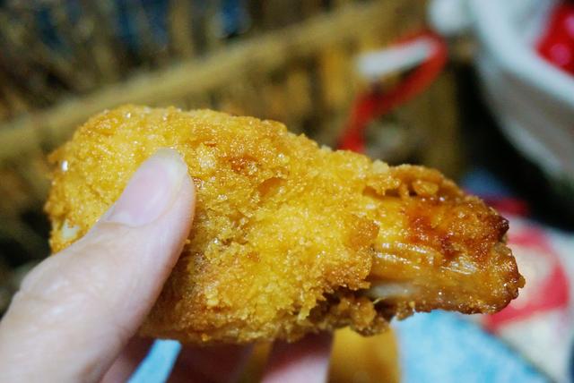孩子爱吃的脆皮鸡翅,不用上外面吃,在家做一样香酥好吃