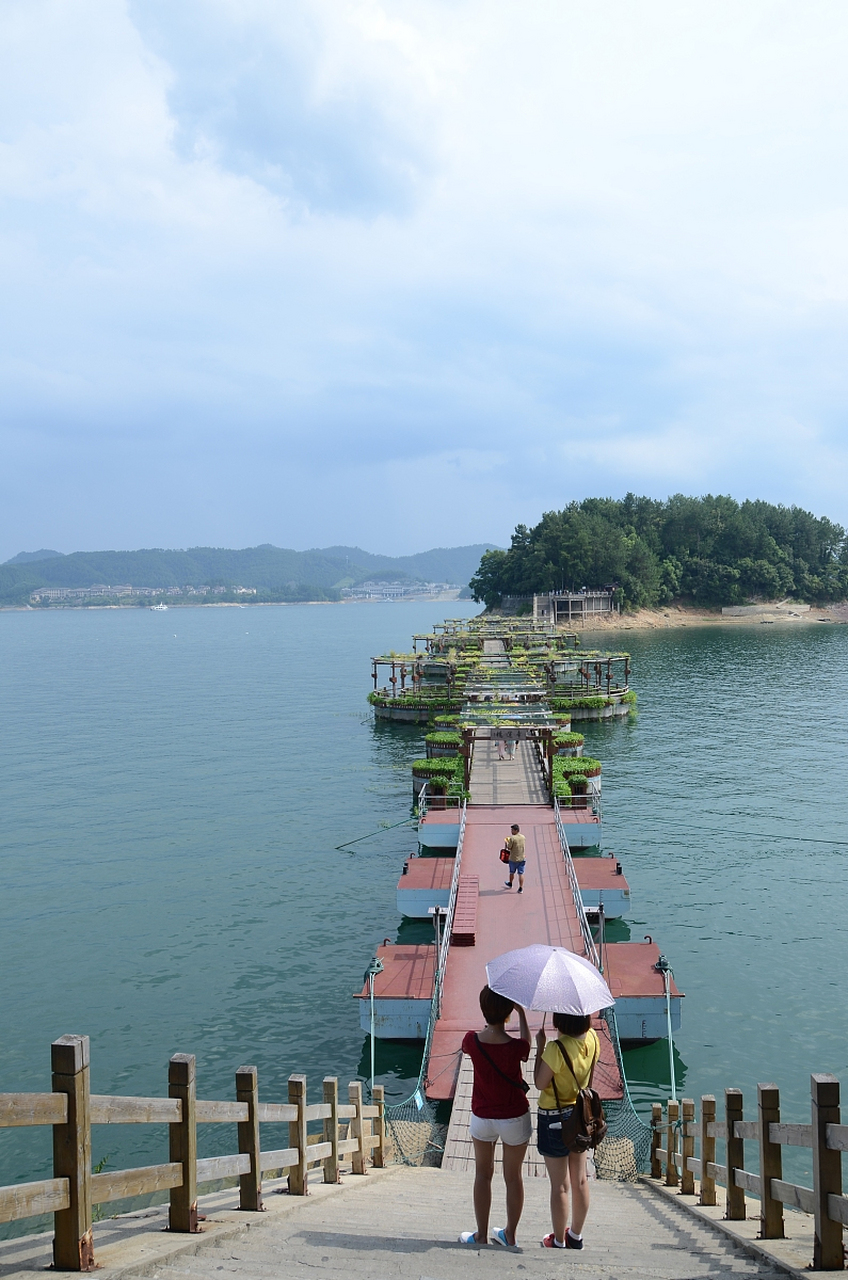 说起千岛湖,其中的梅峰岛一定不能错过,梅峰岛是整个千岛湖景区观湖