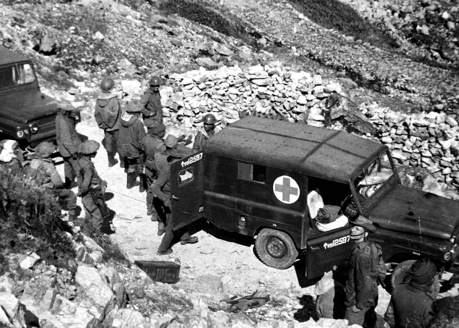 中印边境战争之西山口战斗:印军被击溃后,其军长乘飞机仓皇逃窜