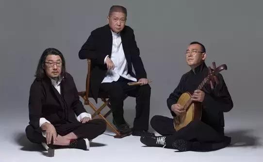 吉他手冯满天,把阮带到了摇滚的世界.