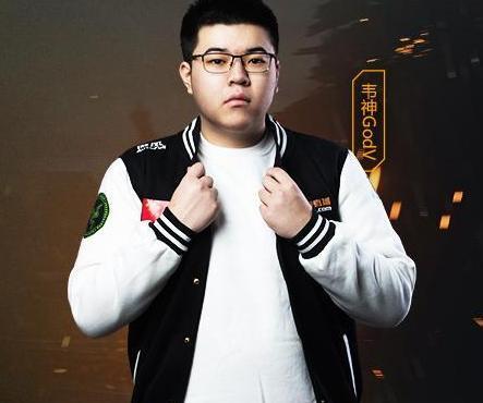 韦神跟周莉莉在全民贺岁杯对决 能堪称吃鸡圈里的火山撞地球吗