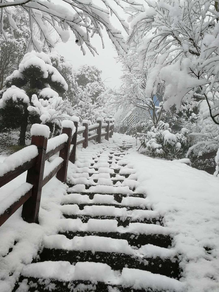 神瀑沟旅游景区雪景图片