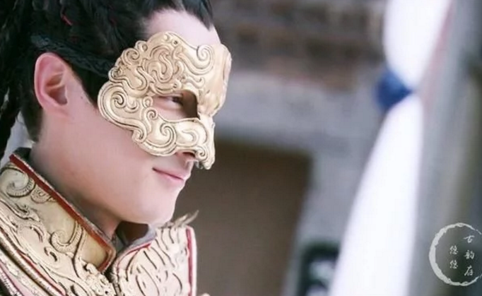 胡歌古装可以像"李逍遥"一样阳光潇洒,也可以像"梅长苏"一样温润内敛.