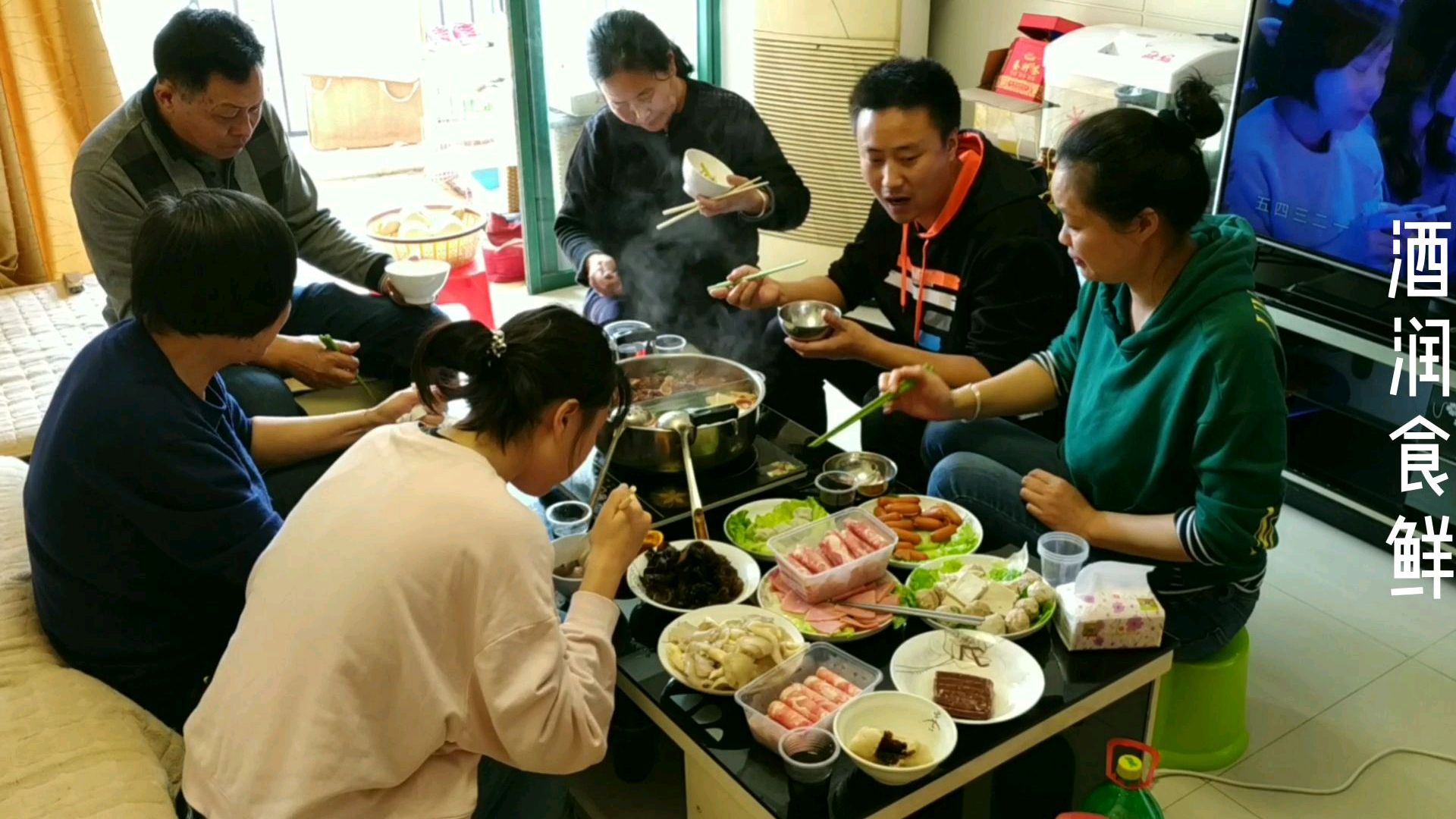 这样做出来的烧鸡公鸳鸯火锅,既能吃肉还能喝汤,一家人都爱吃