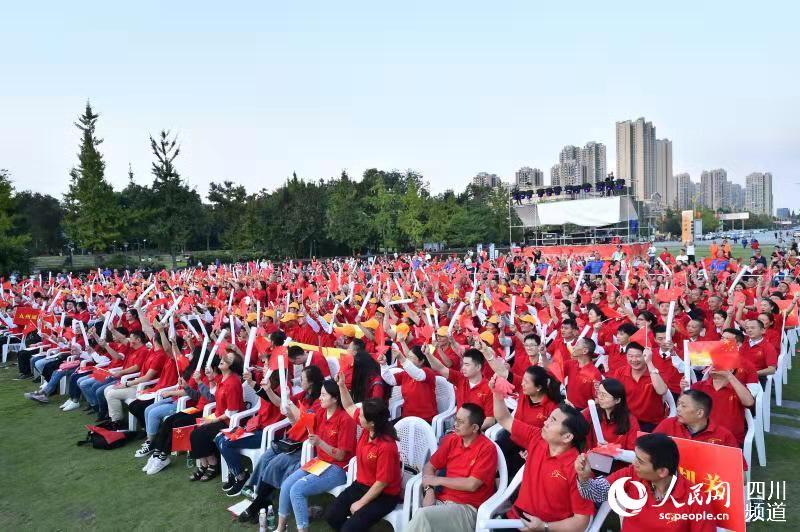 成都温江区金马镇党员干部群众自编自导自演节目