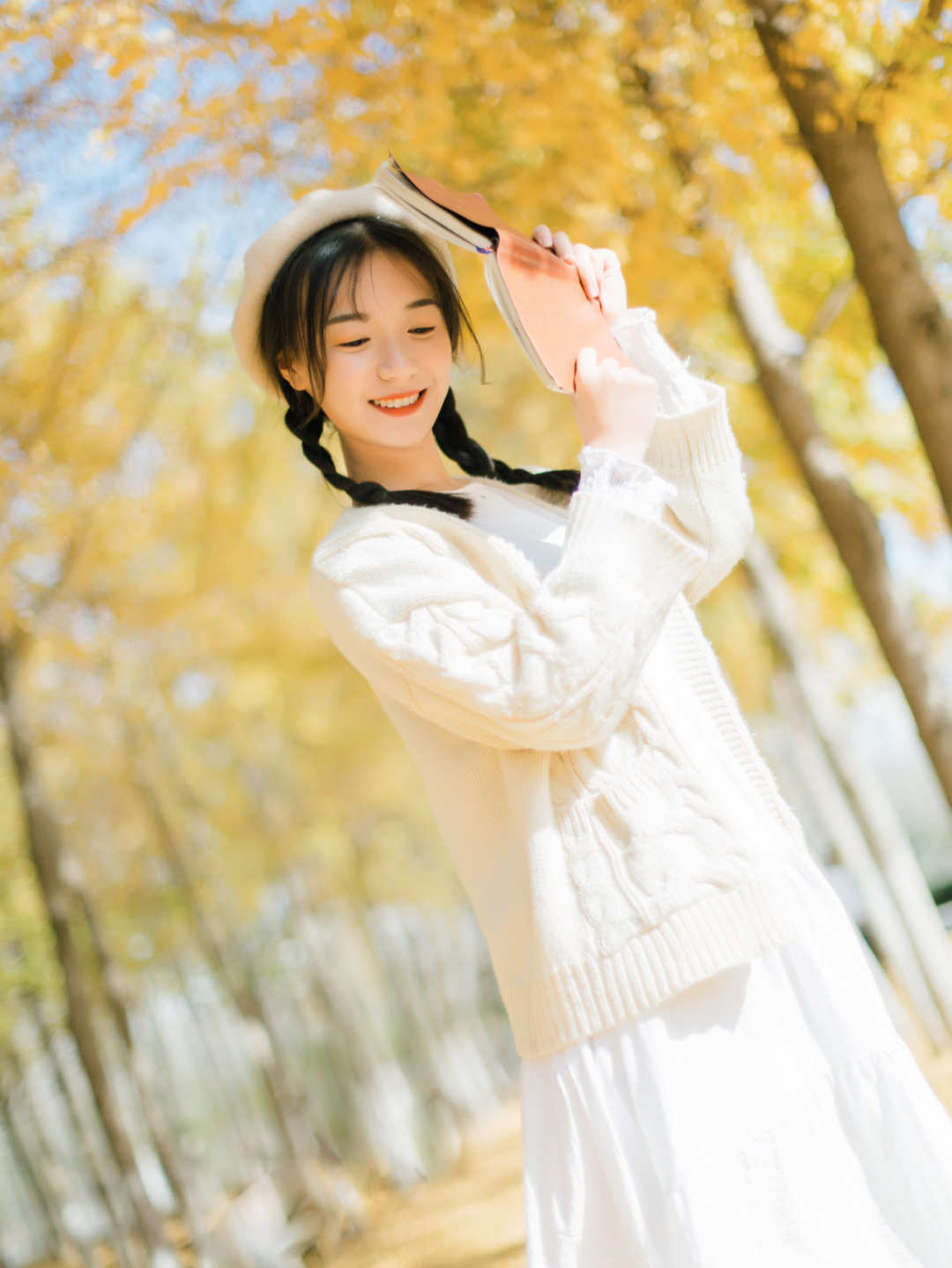 秋天拍照:8个拍照姿势,和秋天树林一起,拍照美美的