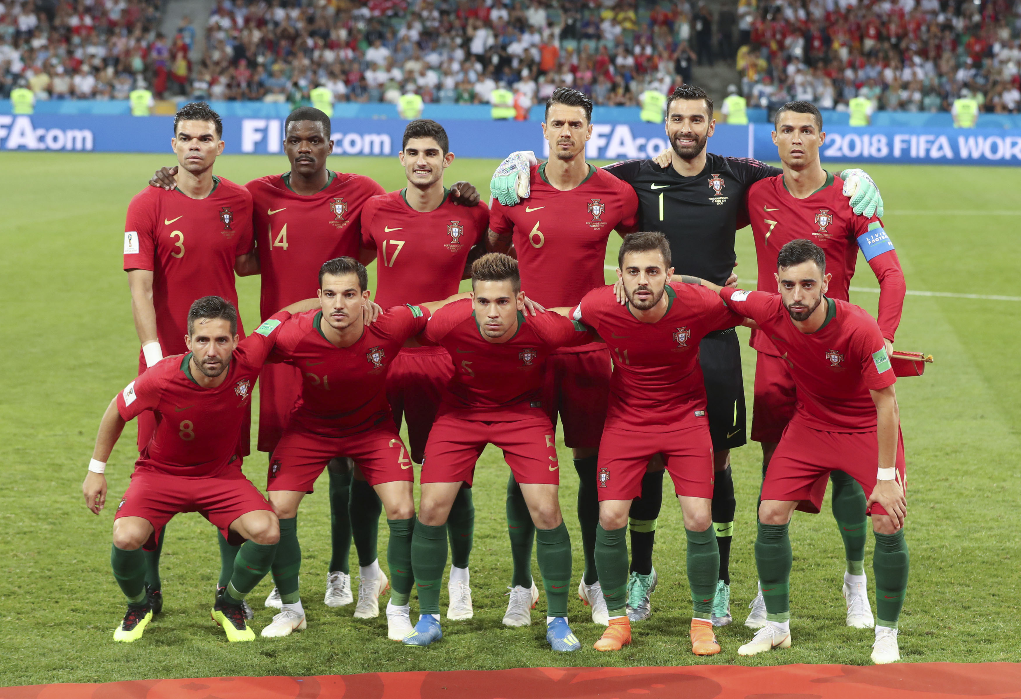 足球——b组:西班牙对阵葡萄牙(1)