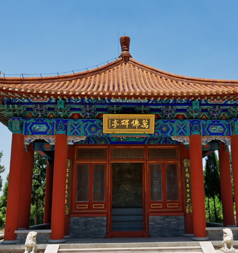 这块石佛碑为诸城佛像收藏家窦宝荣个人收藏之物.