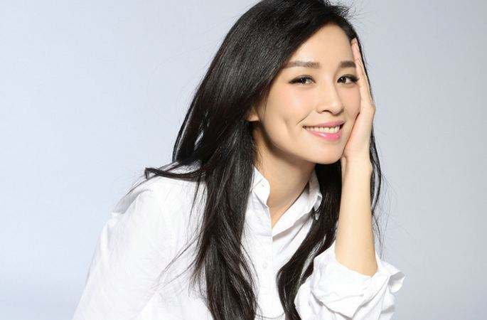 很多人知道张庭是通过《穿越时空爱上你》那部剧,这算是最古早的穿越