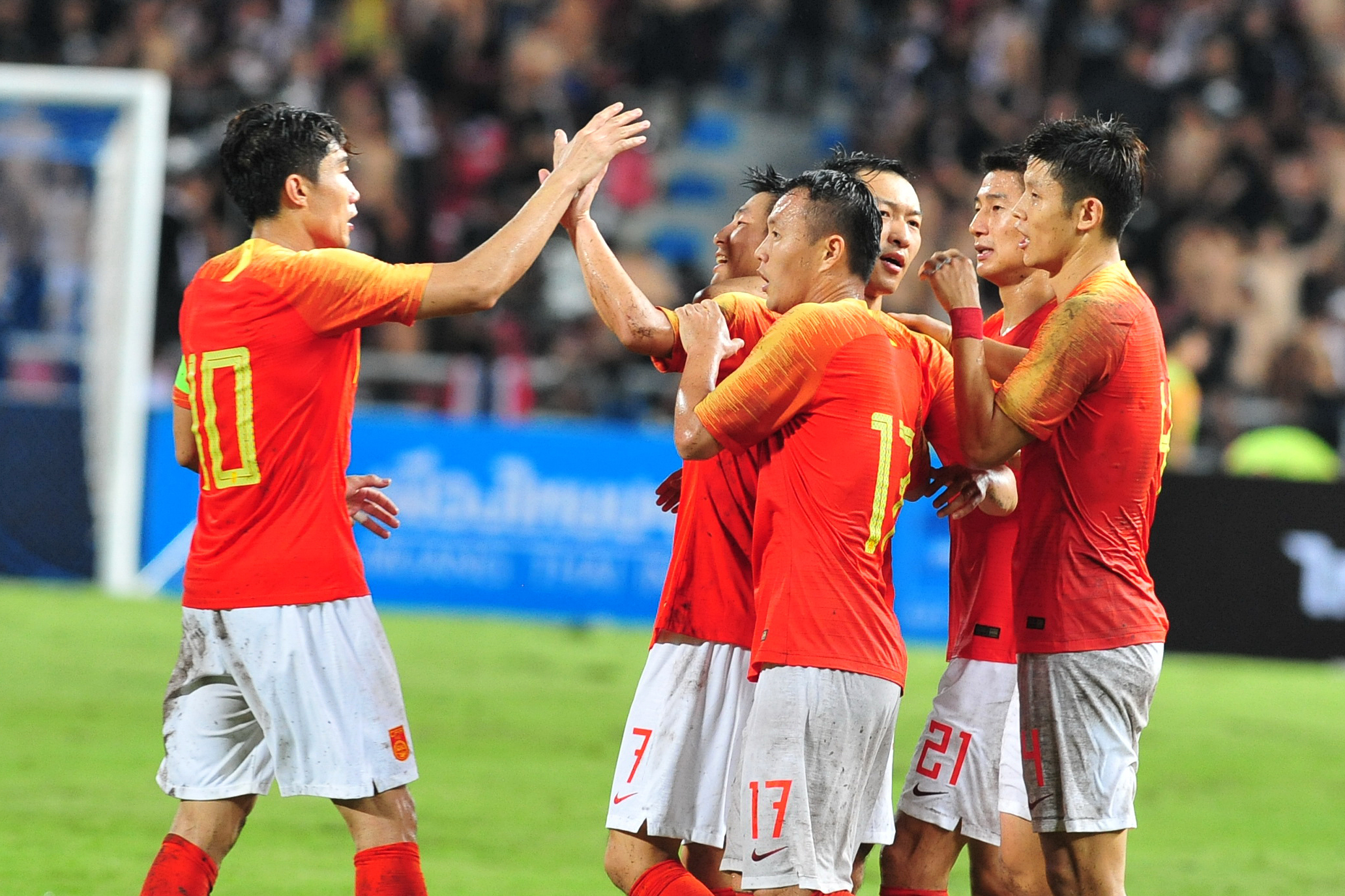 足球——热身赛:中国队胜泰国队(2)