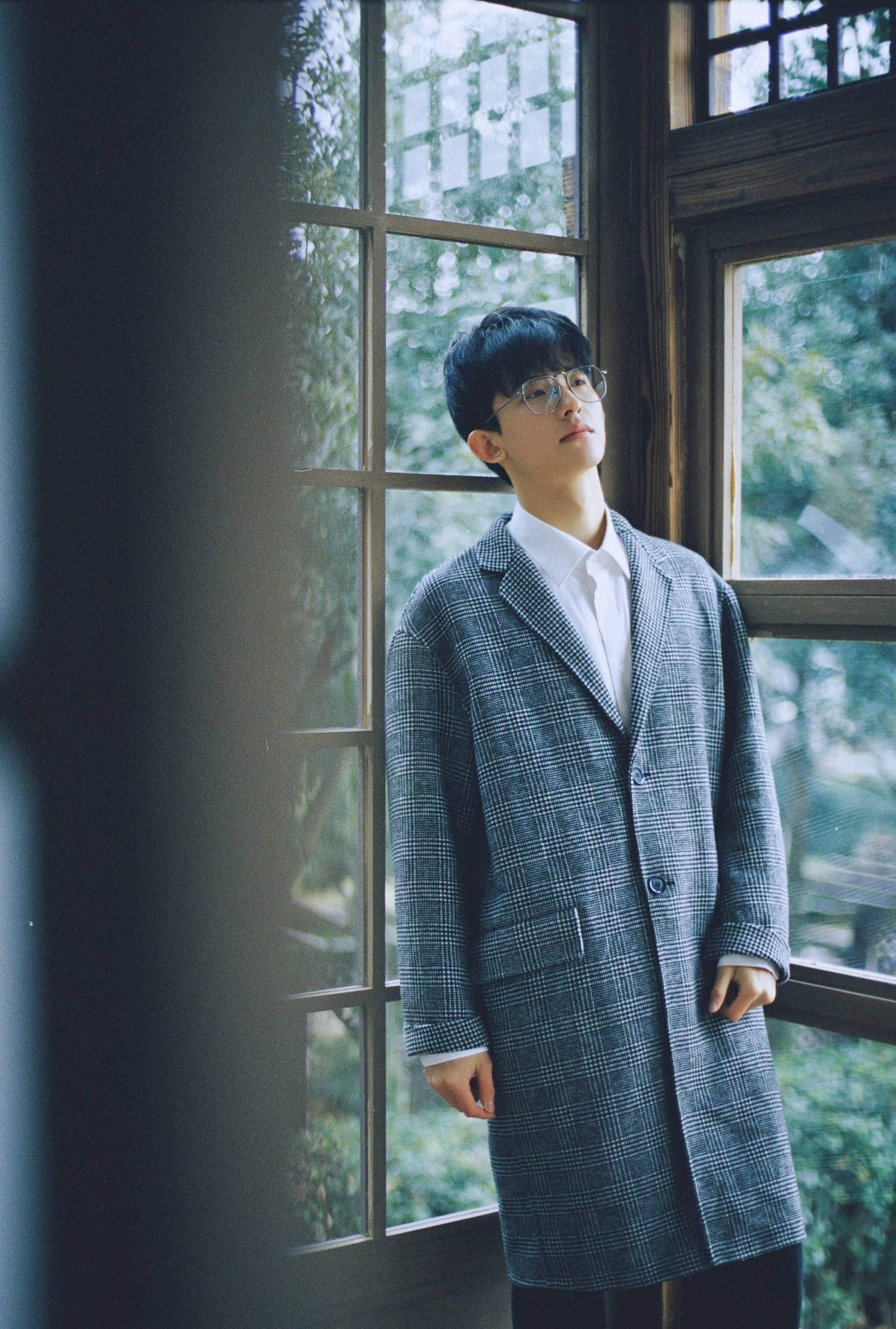 都说娱乐圈盛产美男,其实,民间存在的美男不比娱乐圈的少,比如这位小