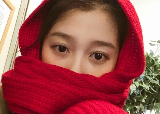 关晓彤期末考试扮村花,网友:这也太可爱了吧!