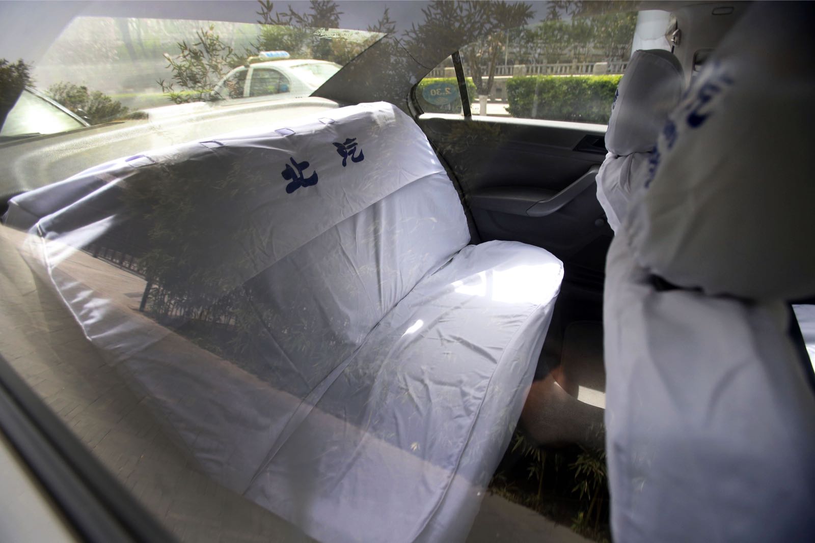 北京出租车上"消失"的安全带