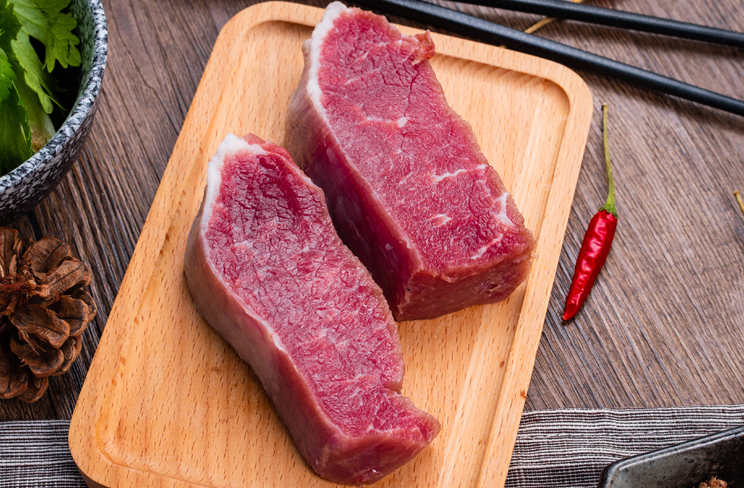 第三个:扁担肉其实就是平时我们说的里脊肉,但是这块里脊肉指的是小