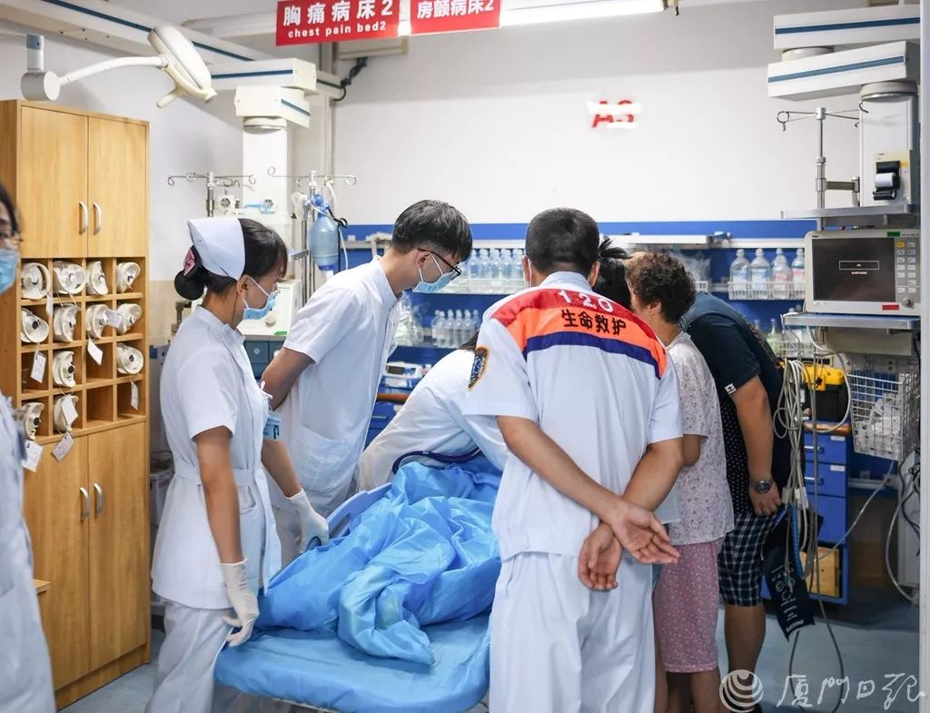 厦门中山医院《急诊24小时》来了!今天,请向这群人致敬!