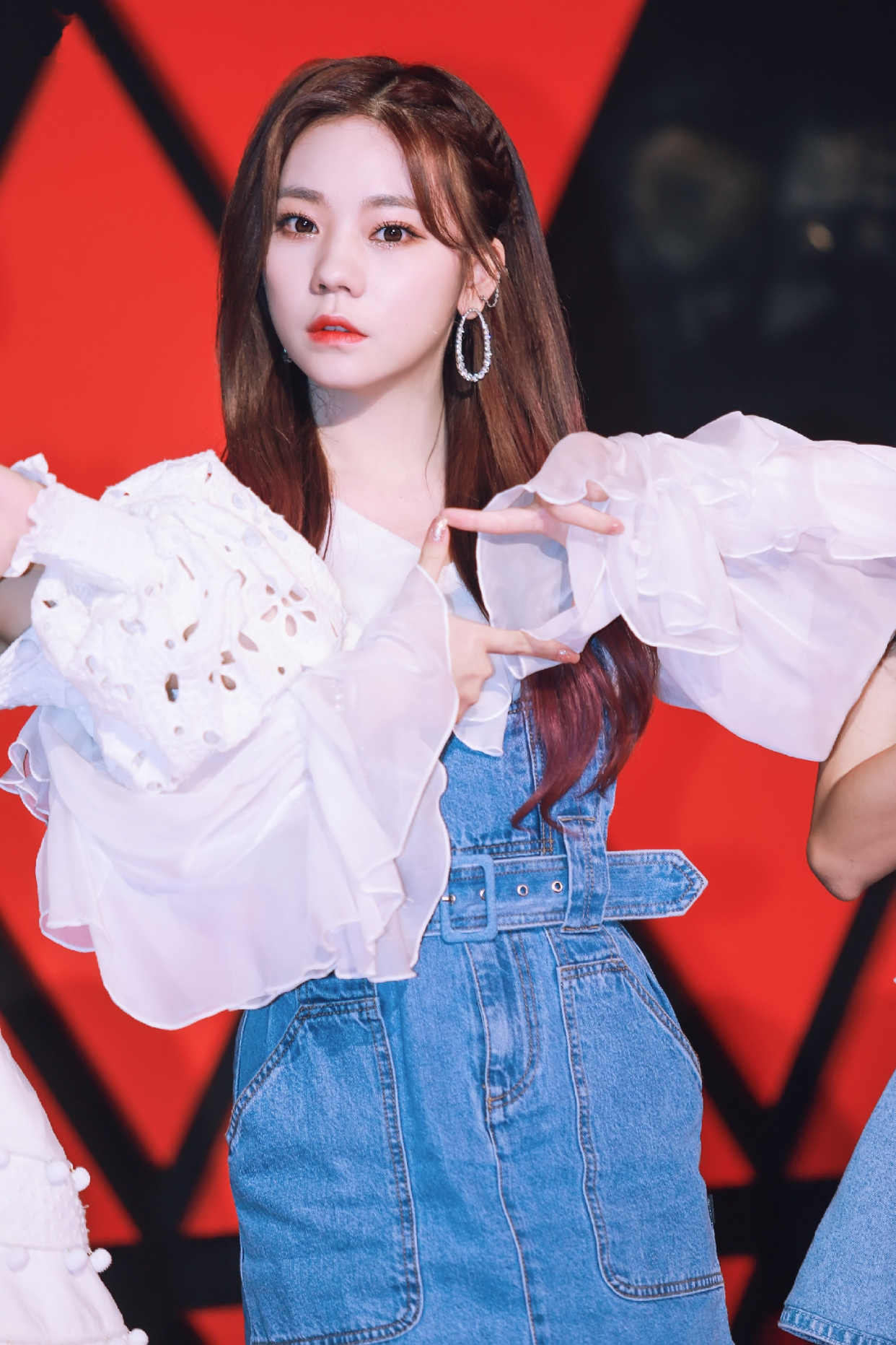 人美歌甜,恬静低调,唱功超强的张紫宁,穿搭能力也是让人羡慕