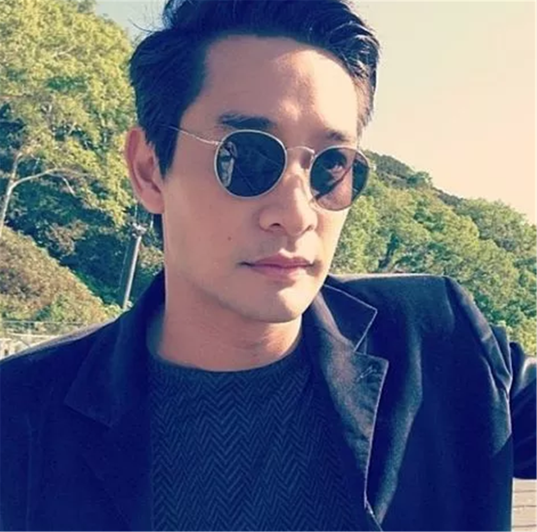 被称最帅"霸道总裁",如今40岁无人肯嫁,只因太帅怕花心?