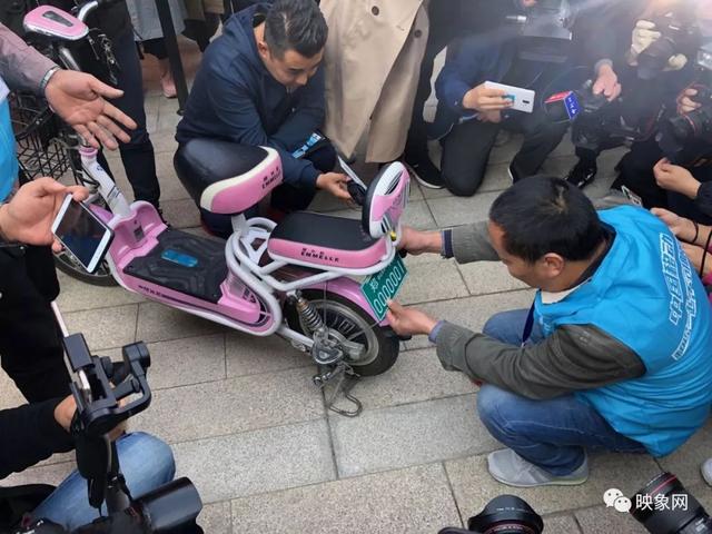 就在刚刚!郑州市区电动车上牌全面启动!