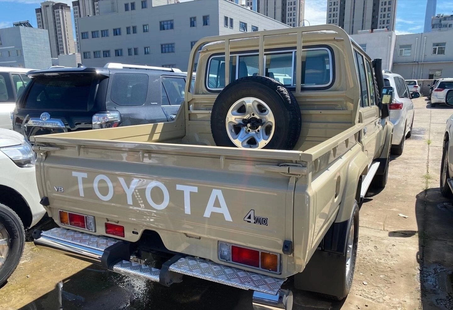 最复古的丰田lc越野车,4.5t 四驱,落地79万,手动5速最霸气!