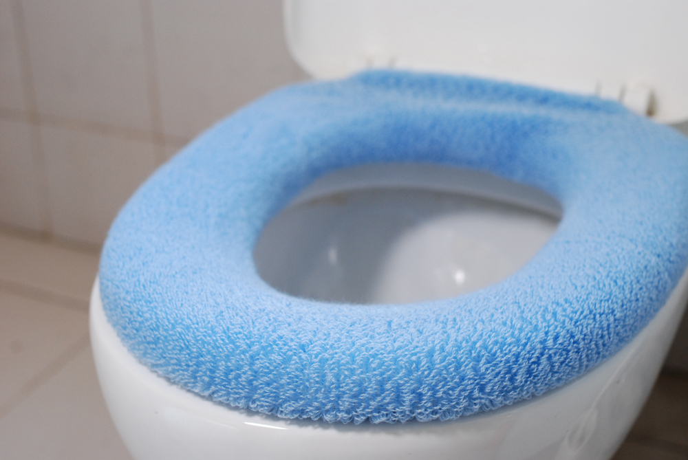 为什么国外公厕马桶圈都是u型的?而国内的却是o型的?