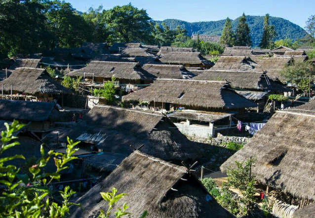 云南临沧市"司岗里景区"原始群居村落