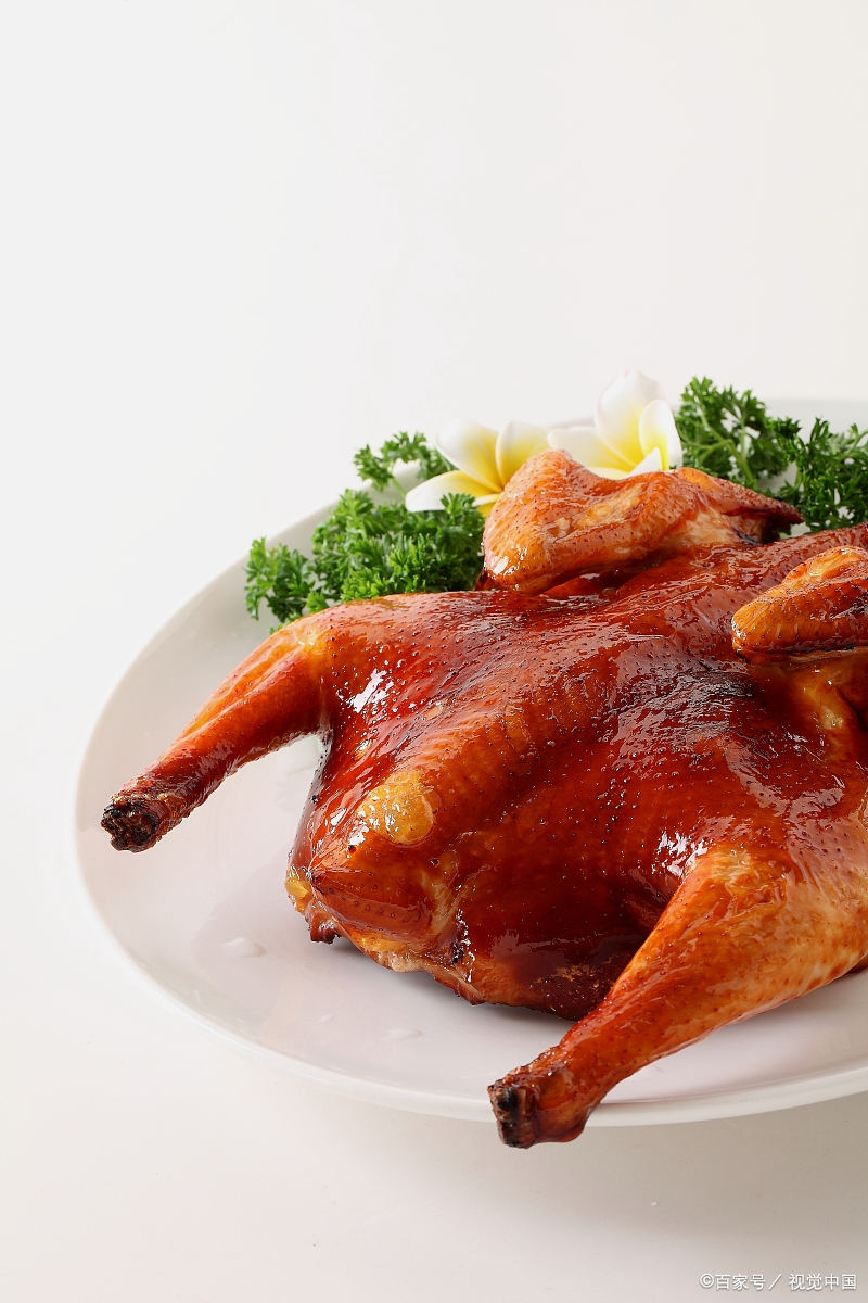 道口烧鸡,号称天下第一鸡,虽然有点夸口,但味道真的非常棒