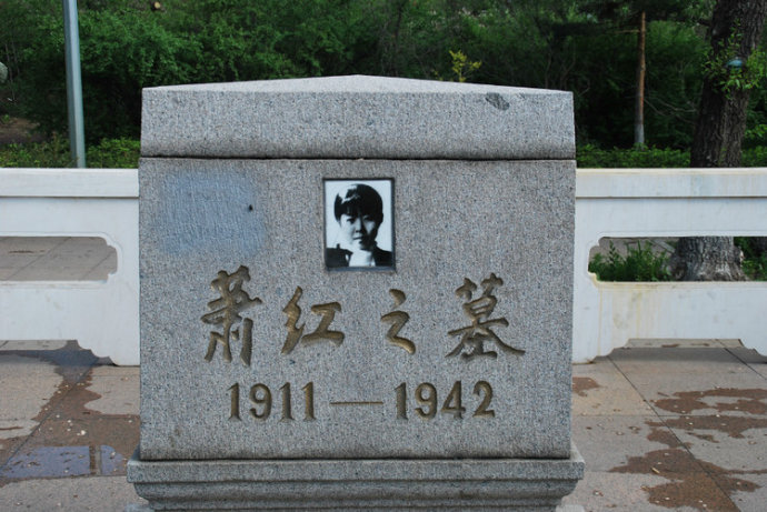 追求自由的萧红:一生为情所伤,命运多舛,半生遭尽白眼