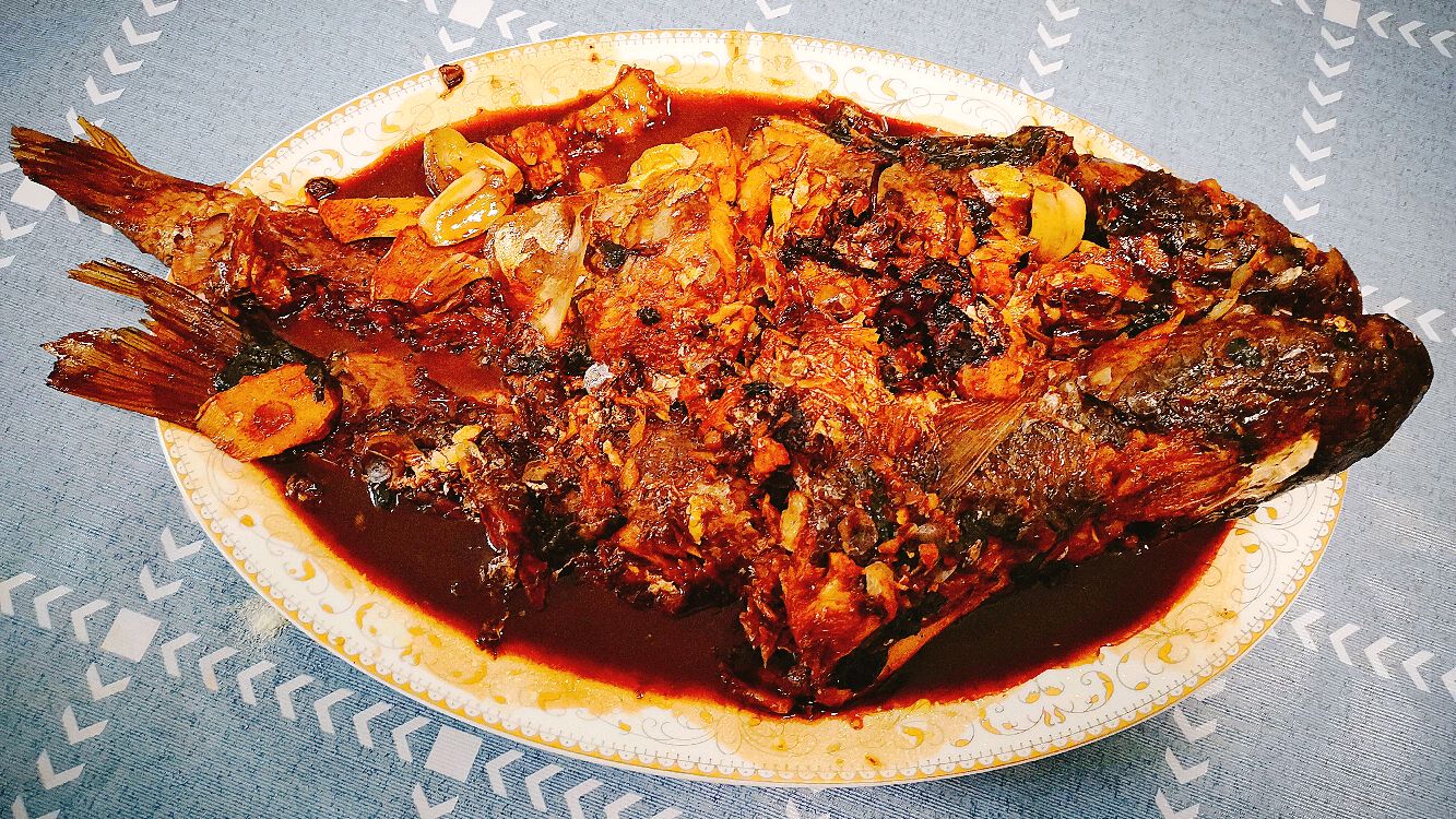 海河里的梭鱼味道就是不一样,怎么做都香,老爸说这是最好吃的鱼