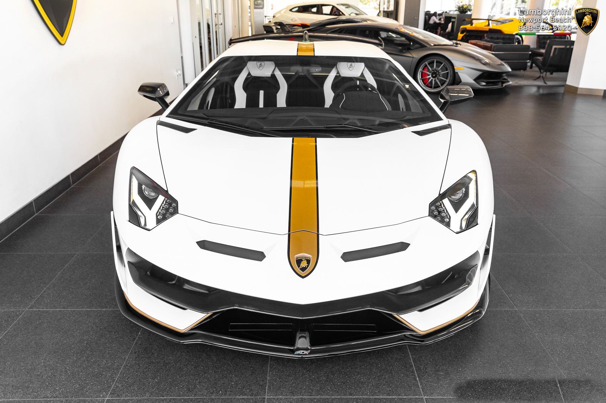 全新兰博基尼aventador svj尾部
