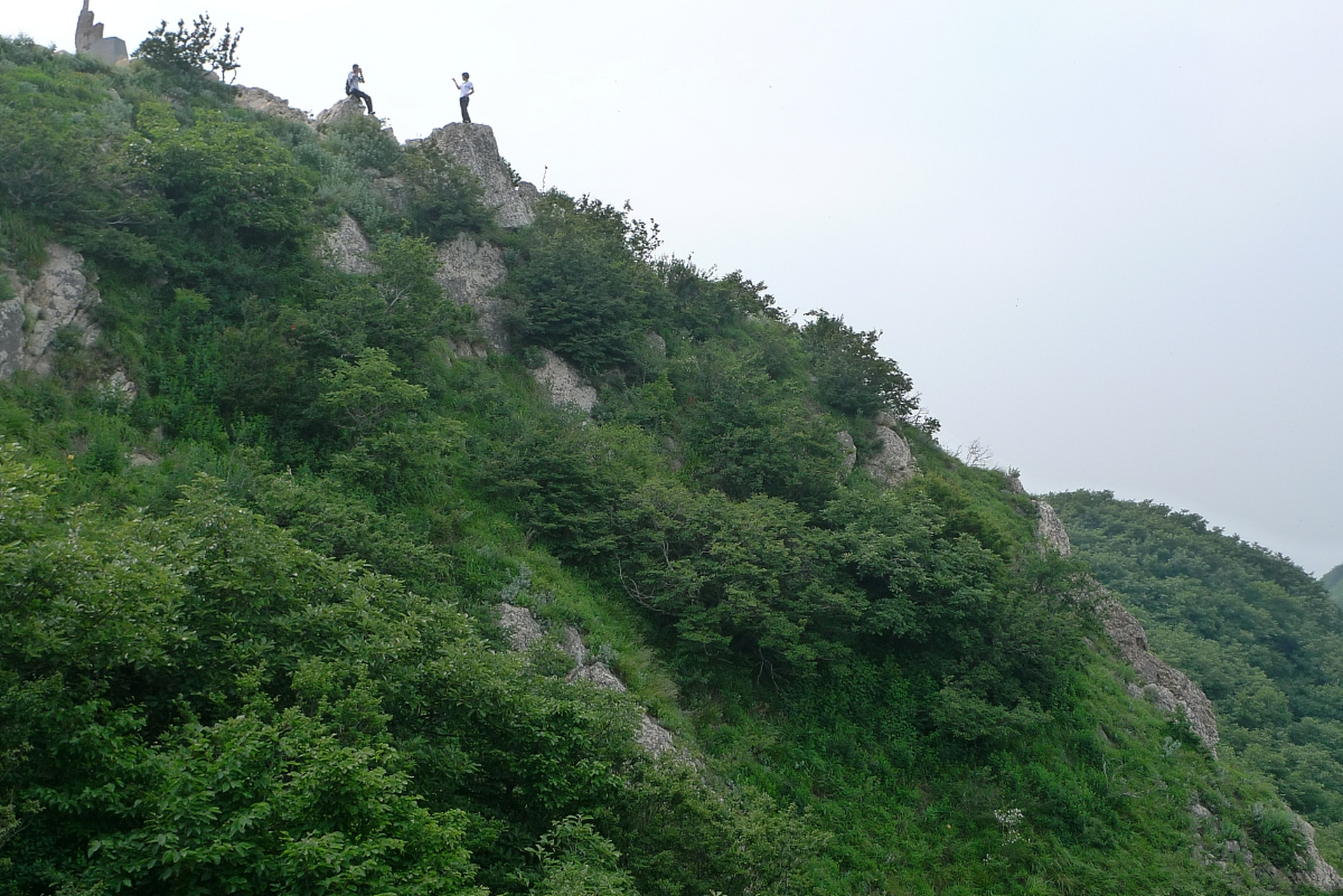 旅拍中国年# 青龙山位于唐山市市区,是一座历史悠久,风景秀美的山峰.