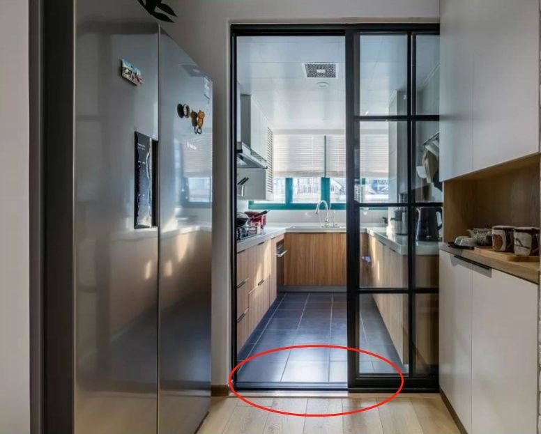 厨房都流行装吊轨门?推拉门真的没市场了吗?