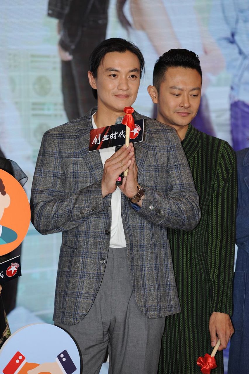 周一围,一位曾经的热血青年,如今已步入中年.