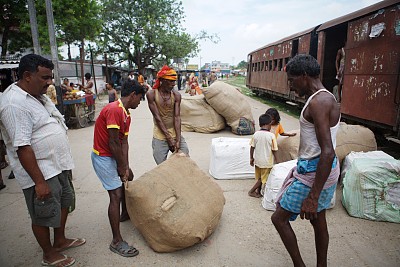 贾纳克布尔位于尼泊尔特赖东部,拥有尼泊尔唯一的火车站