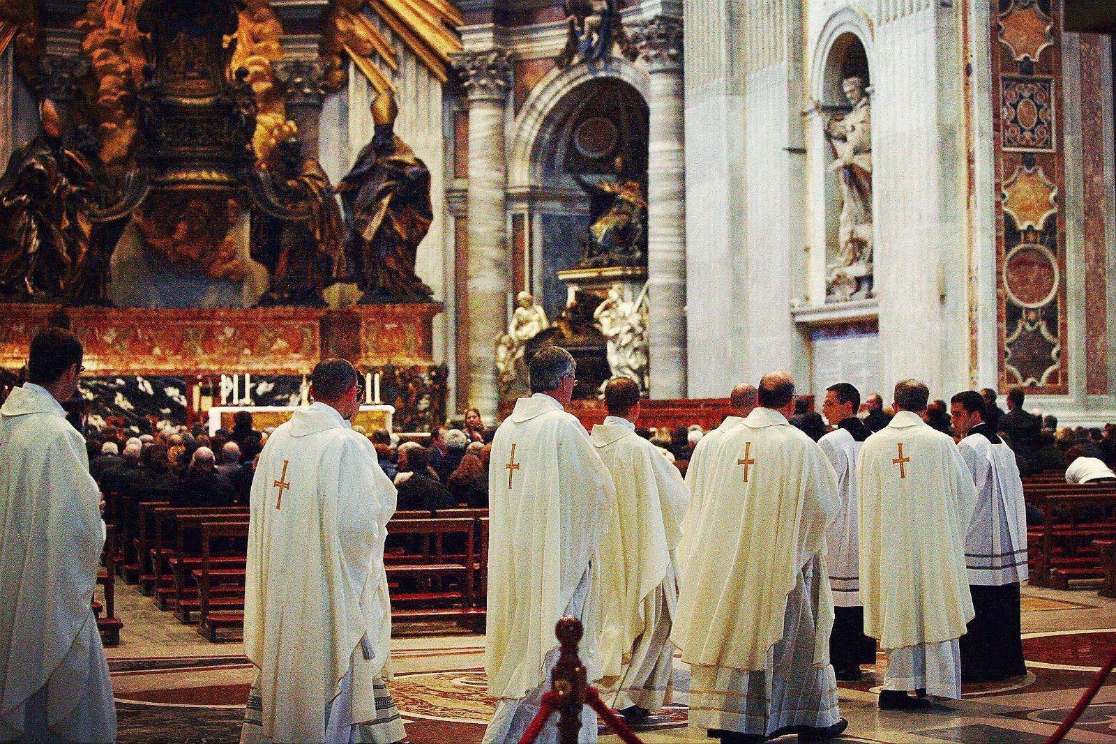 梵蒂冈只有500多居民,却和200多国家建交,哪来那么多外交官