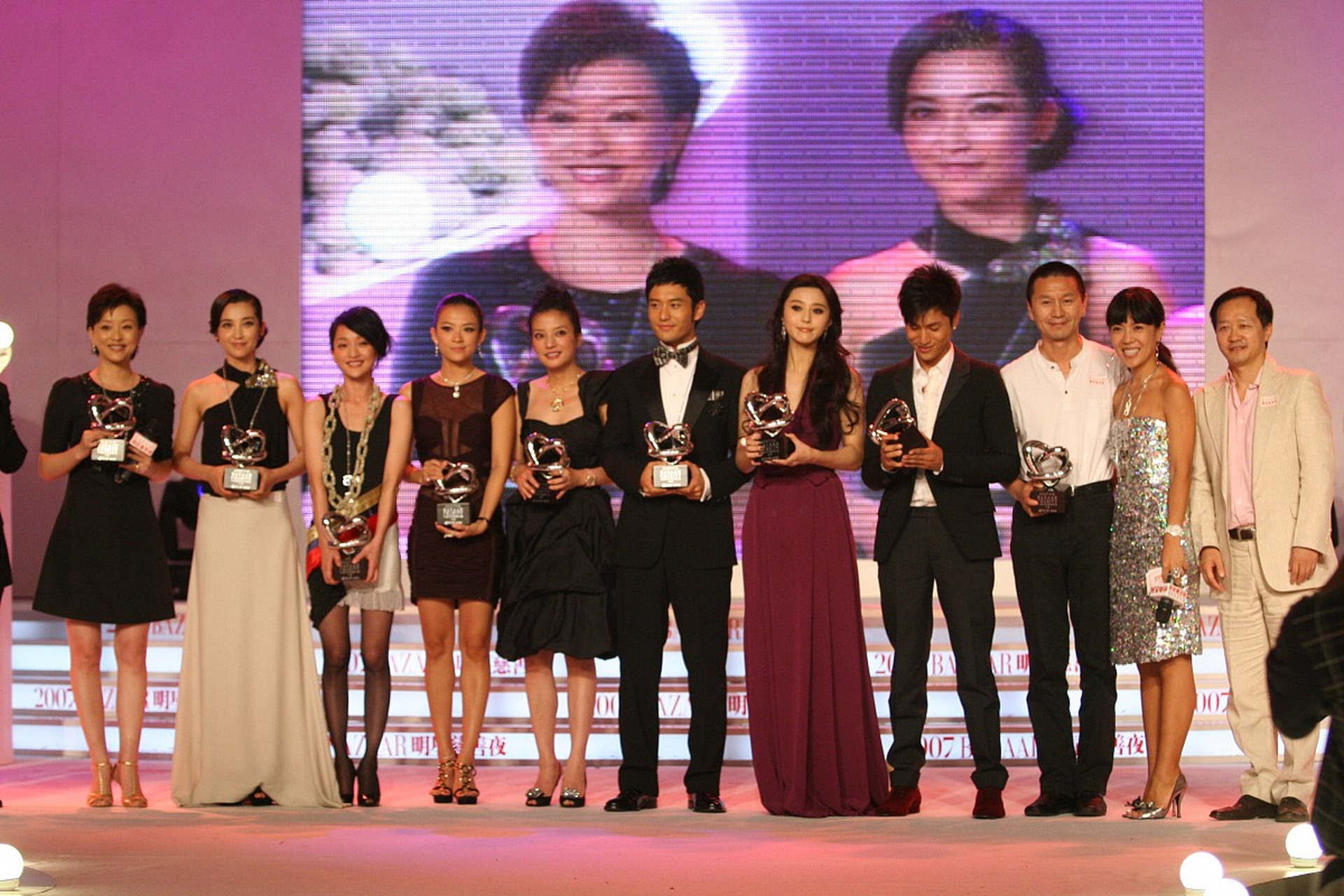 章子怡# #李冰冰# #周迅# #李湘# #苏有朋# #黄晓明# #苏芒# #动塘