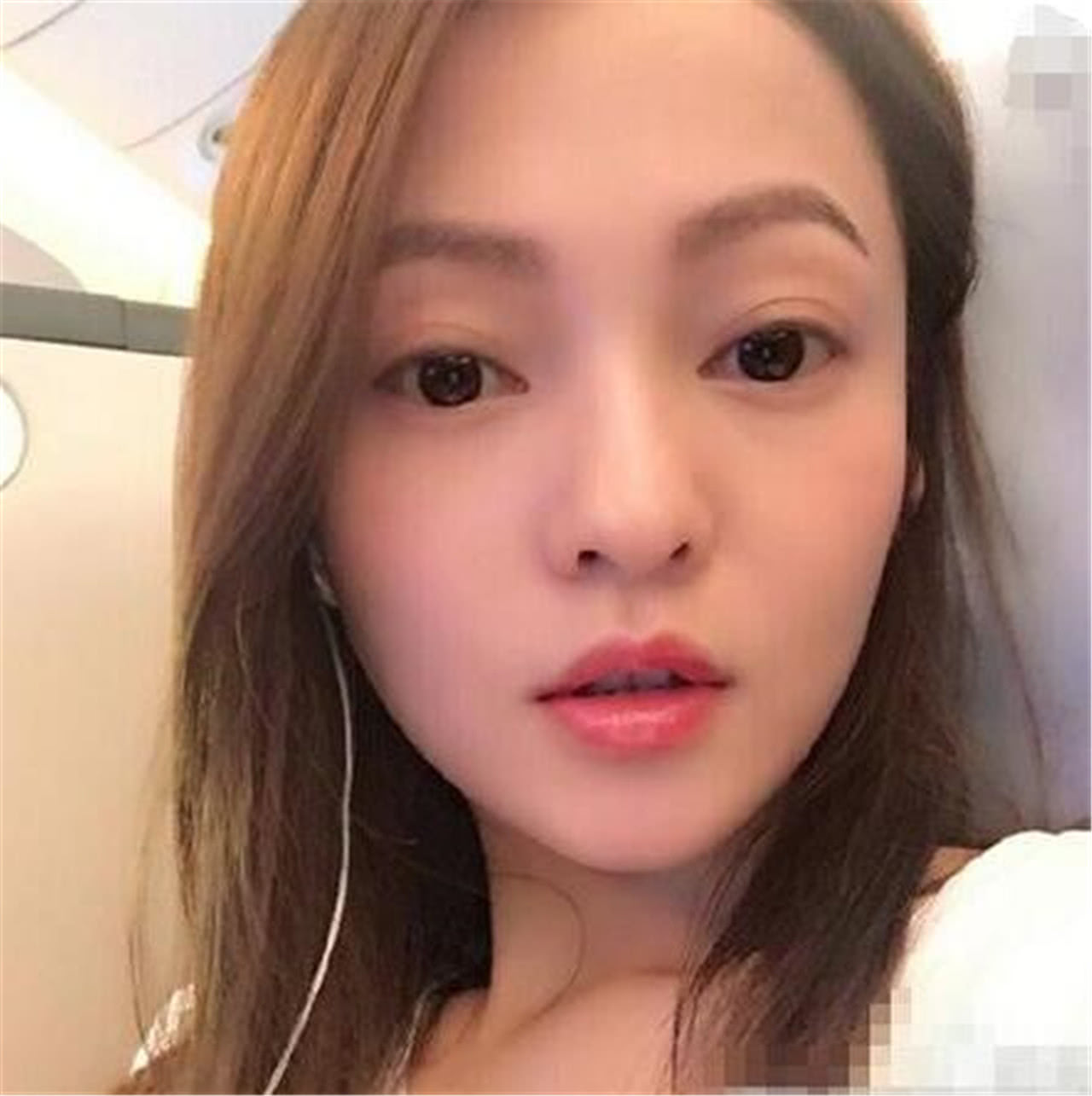 张韶涵助阵新人婚礼,现场唱歌好稳!