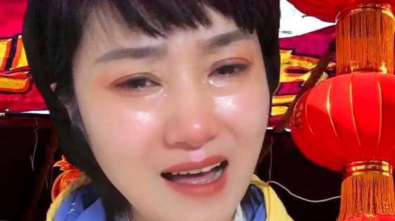 小姐姐和小哥哥这样躺在床上四目相对,下一幕