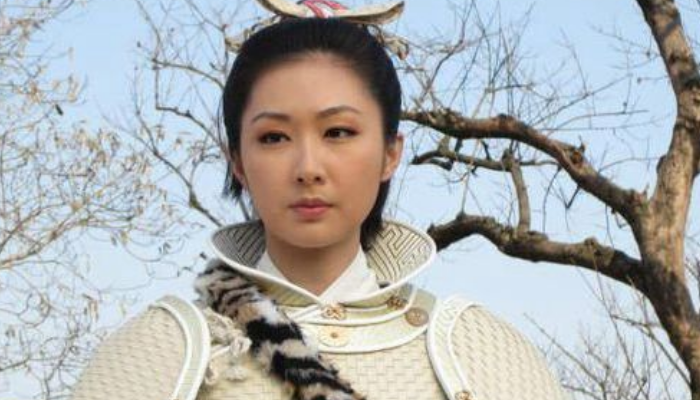 隋唐第一人是李元霸,第一女将是谁你知道么?此女连擒瓦岗九将!