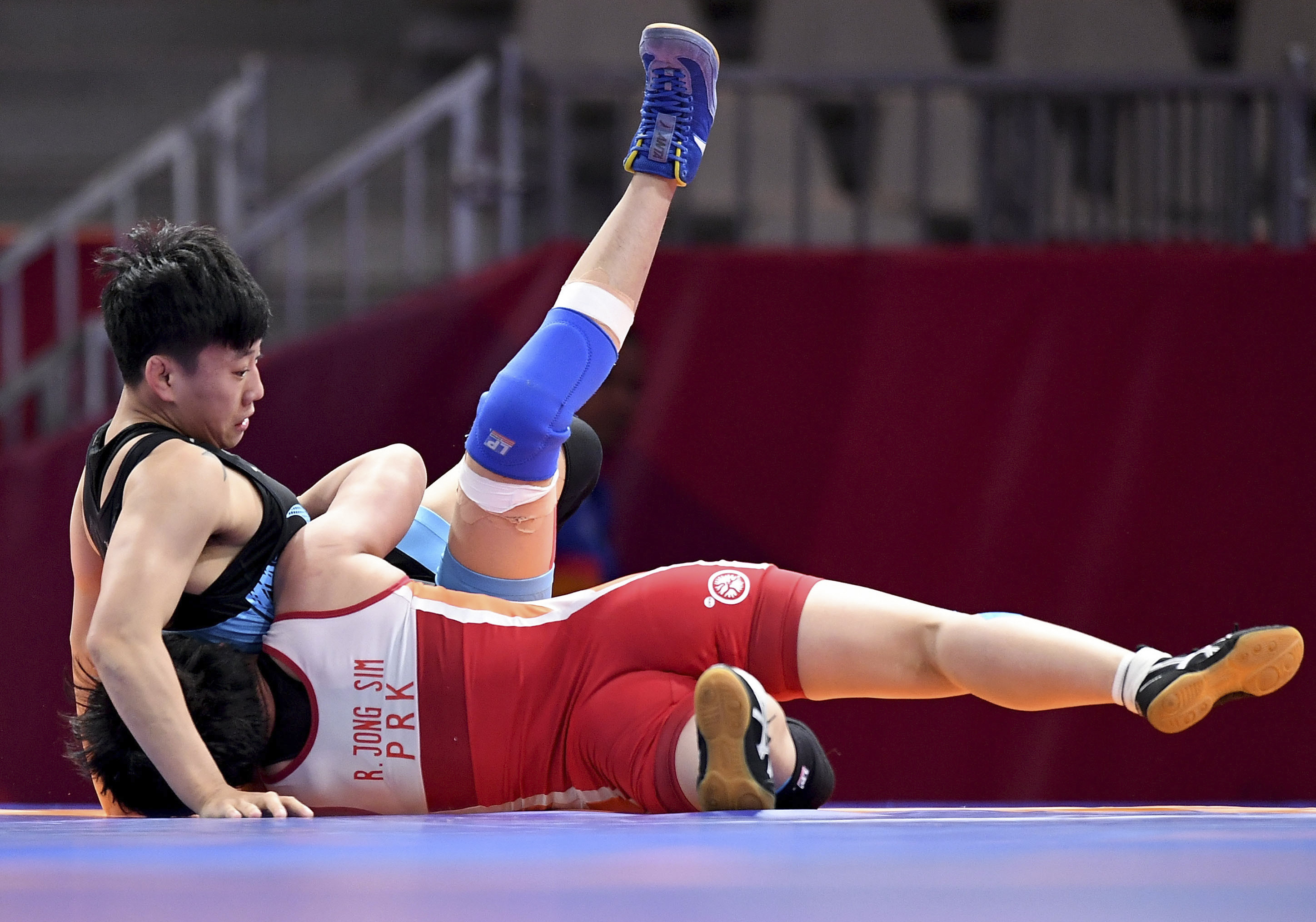 摔跤——女子自由式摔跤62公斤级复活赛:中国选手徐蕊无缘铜牌争夺战