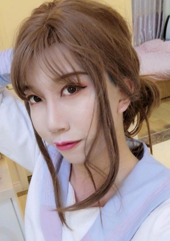 女装大佬:不好意思,我是小哥哥!看不出来吧!