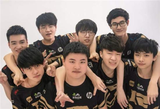 他们就像s3皇族!uzi直言今年夺冠这支战队有戏,不是rng也不是ig