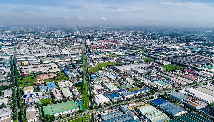 距离越南第一大城市胡志明市40公里开外的平阳省新渊市工业园,27岁的