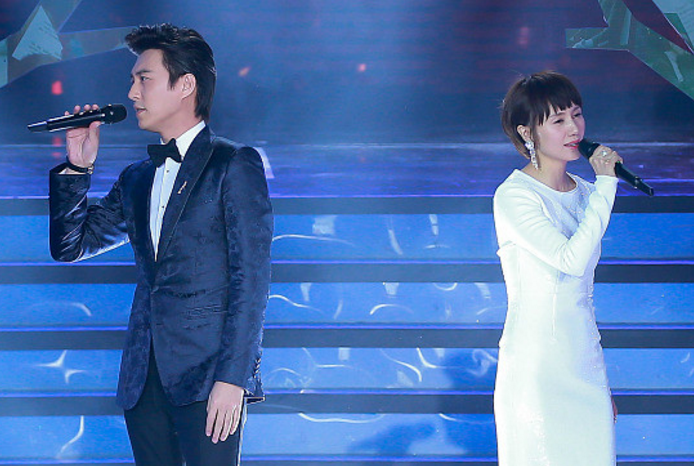 靳东袁泉将于北京电视台春晚演唱《当爱已成往事》!